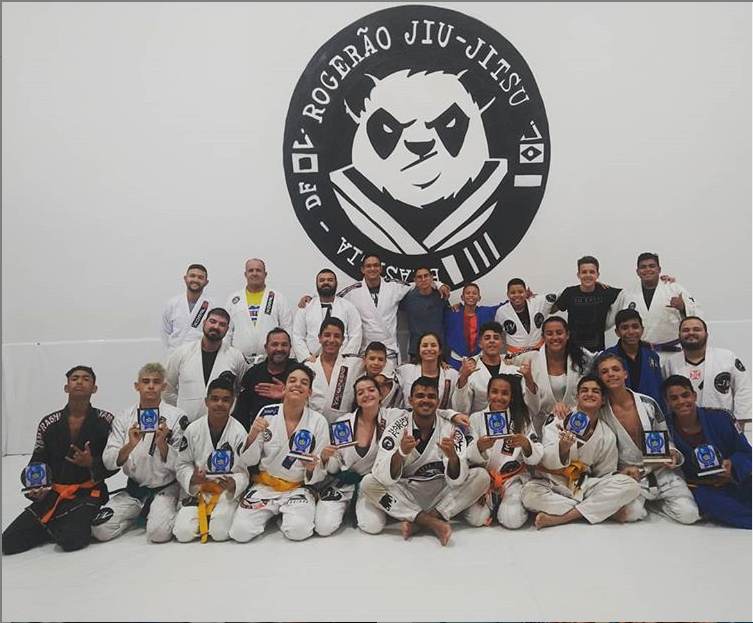 ESCOLA DE ARTES MARCIAIS JJV
